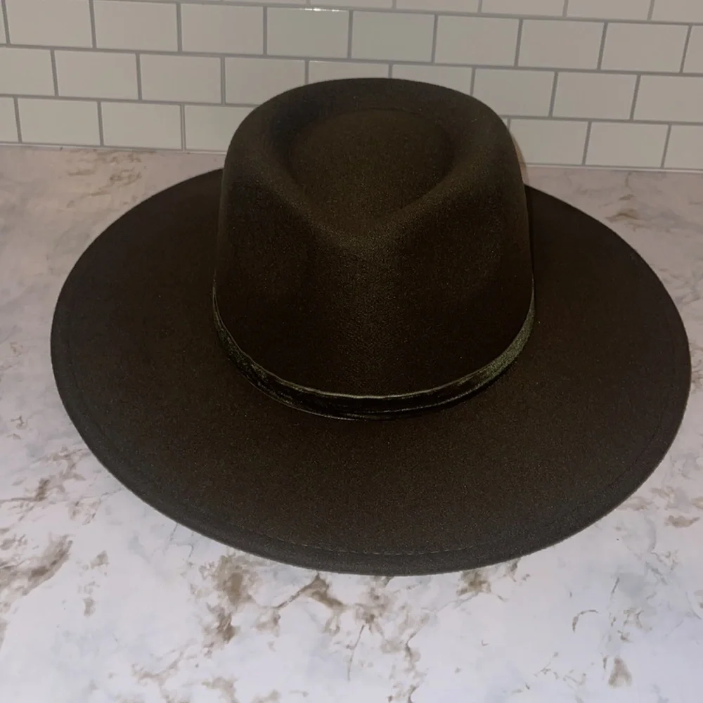 Fedora - Picture 2 of 3